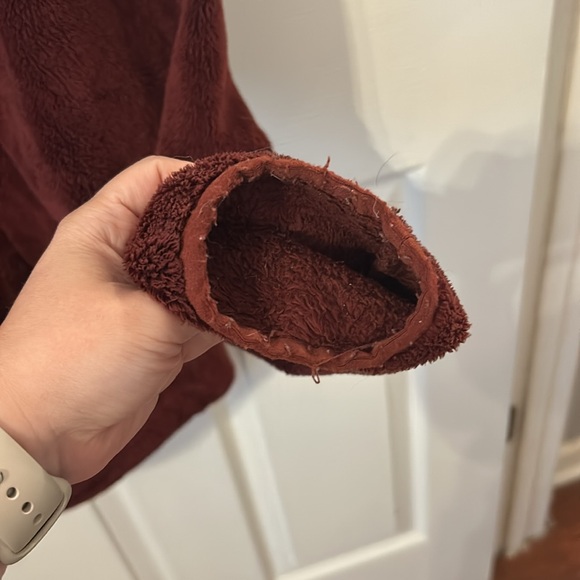 Red Fuzzy North Face - Picture 4 of 6